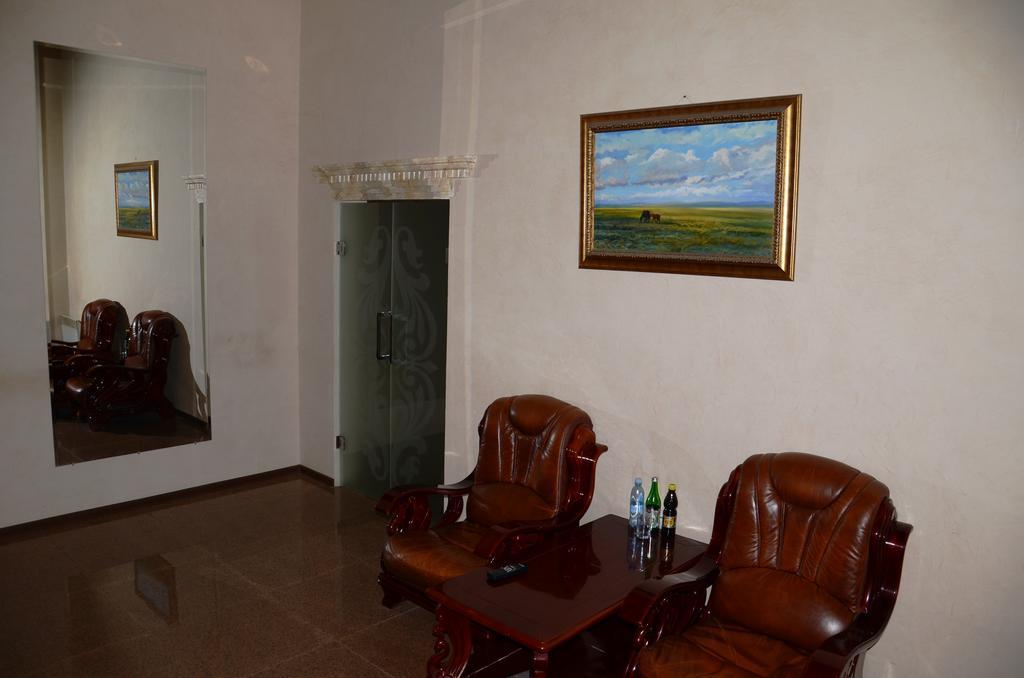 אסטנה Saryarka Hotel מראה חיצוני תמונה