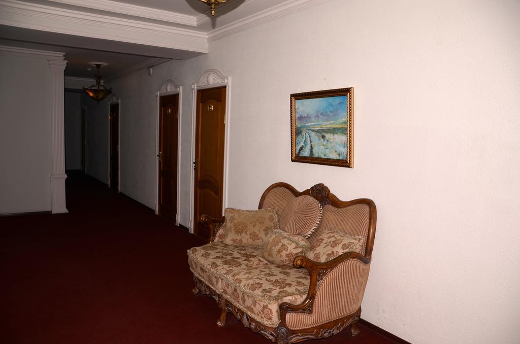 אסטנה Saryarka Hotel מראה חיצוני תמונה
